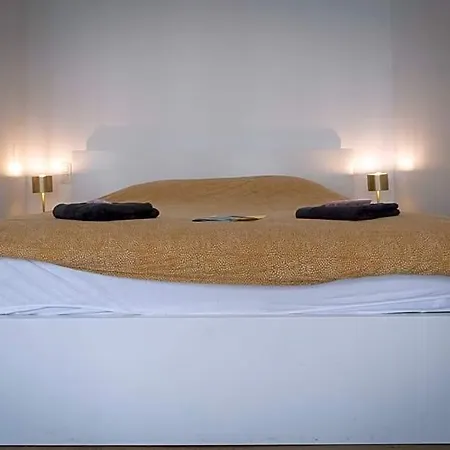Bed and Breakfast Quartier Leonard 3*