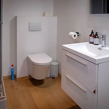 Quartier Leonard Bed and Breakfast Γάνδη
